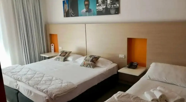 Трёхместный номер Standard с видом на бассейн Hotel Kaos