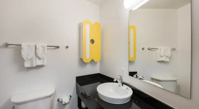 Standard Suite Studio 6-Mccarran, NV - Sparks - Tahoe - Reno Industrial Center