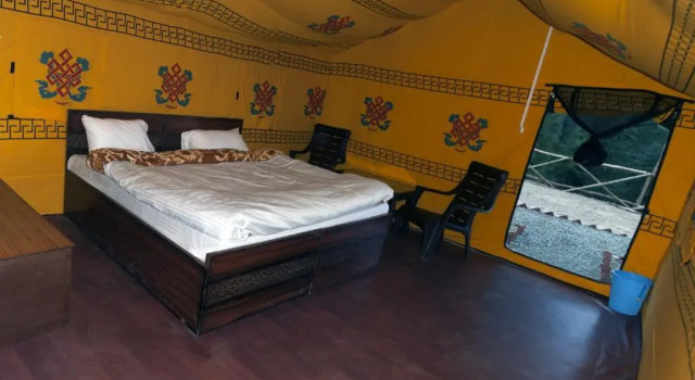 Тент с красивым видом из окна Jungle Stays