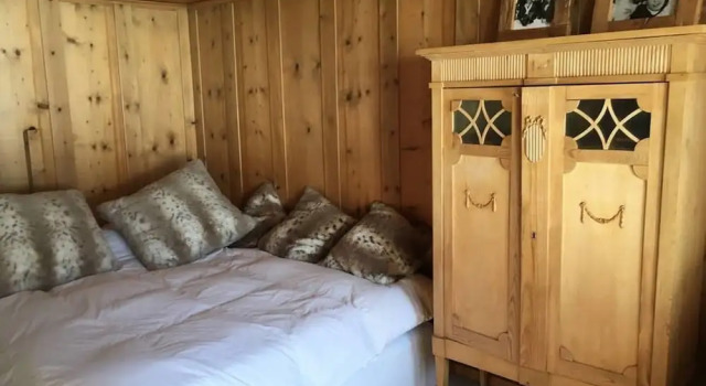 Cosy authentic Chalet in Gsteig, Забронировать Шале Отели Гштайг 3 звезды, 3*