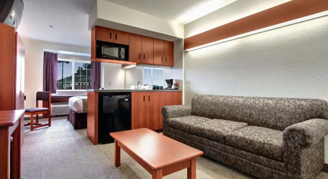 Люкс Microtel Inn & Suites by Wyndham Bridgeport