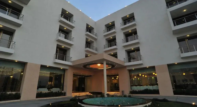 Le Tokyo Hotel Sanand
