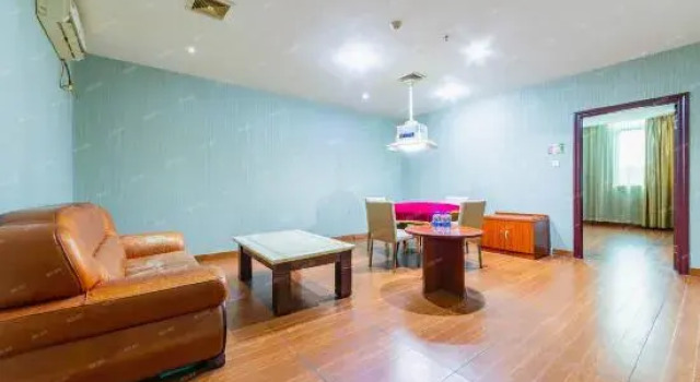 Люкс Dongguan Xinyi Business Hotel (Xingtai Academy)