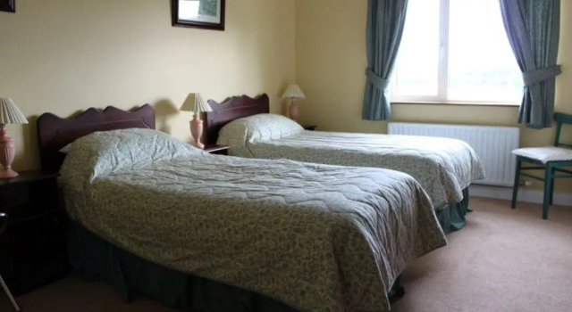 Eonish Lodge B&B, Book Bed and Breakfast Killeshandra Cavan