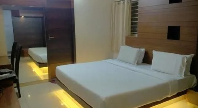 SAP Golden Grande, Rezerwuj Hotel Hotele w Bangalore z parkingiem, Parking
