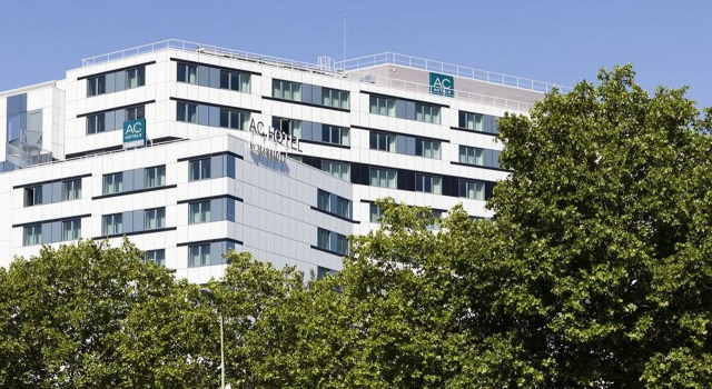 AC Porte Maillot Hotel