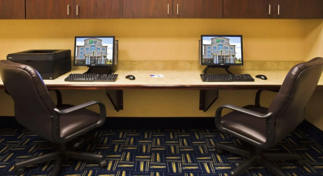 Holiday Inn Express Hotel & Suites Fort Pierce West by IHG