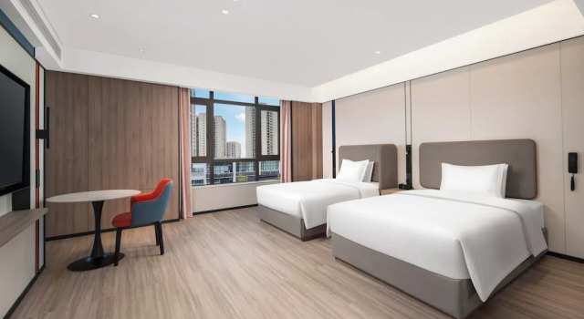 Четырёхместный люкс Holiday Inn Express Chongqing Tongliang by IHG