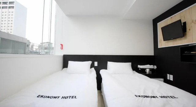 Двухместный номер Standard Ekonomy Hotel Myeongdong Premier