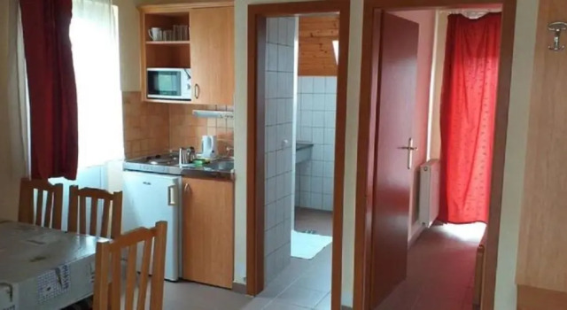 Hillside Imre Apartman, Book Lejlighed Hoteller i Western Transdanubia med parkering, Parkering