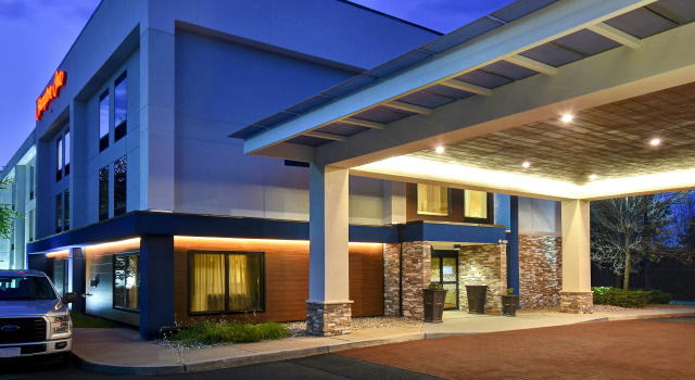 Hampton Inn White River Junction, Varaa Hotelli Hotellit New England uima-altaalla, Uima-allas