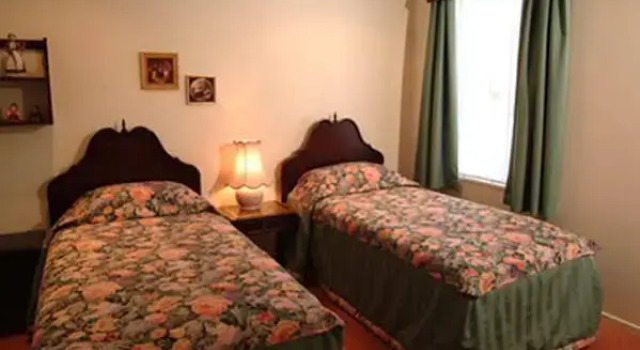 Acacia Bay Lakefront BB, Rezerwuj Hotel Hotele w Auckland Region z parkingiem, Parking