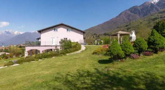 Ferienwohnung Colico 419s, Buchen Sie Hotel 4-Sterne-Hotels in Colico, 4*