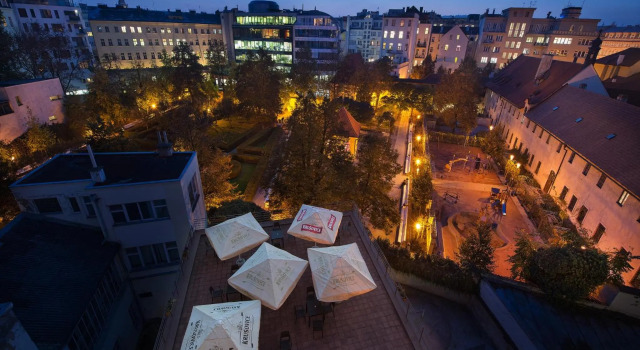 EA Hotel Julis, Забронировать Отель Отели Праги с парковкой, рядом с И. П. Павлова, Парковка