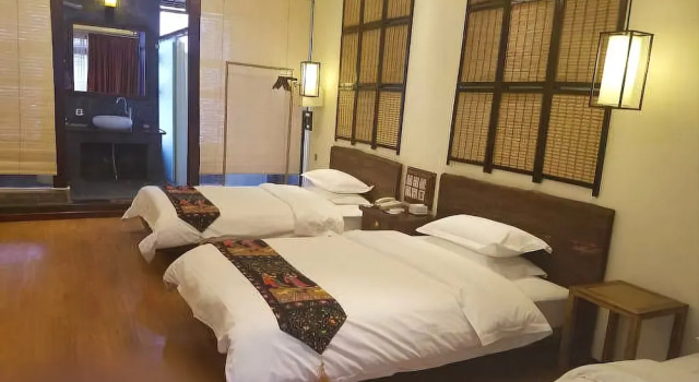 Immersing Hotel Lijiang, Забронировать Отель Лицзян Юньнань, рядом с Улица Сквер-стрит Древнего города Даянь