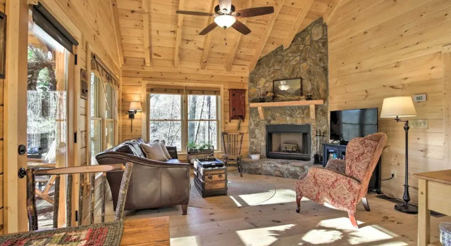 Cherry Log Couples Cabin Near Hiking & Waterfalls, Reserva ahora Hotel Cherry Log Georgia