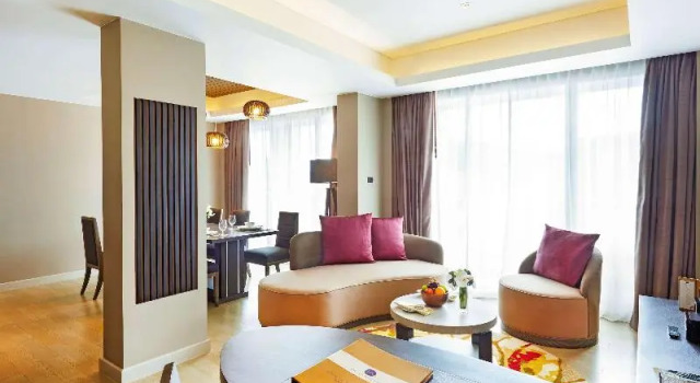 Двухместный люкс Deluxe Grand Mercure Phuket Patong