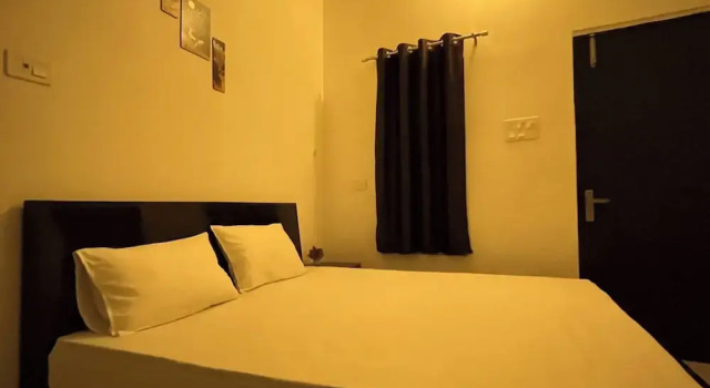Двухместный номер Deluxe Goroomgo Ashoka Aashram Homestay Ayodhya