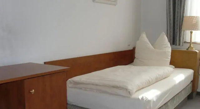Hotel Jagdschlössl Eichenried, Buchen Sie Hotel Moosinning Oberbayern