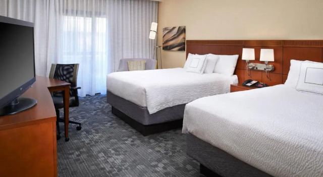 Четырёхместный номер Standard Courtyard by Marriott Lexington North