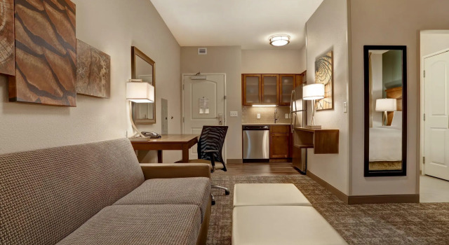 Двухместный люкс Staybridge Suites Overland Park - Kansas City S by IHG