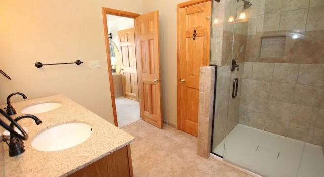 VA Whalehead 1040 - 4 Br Home