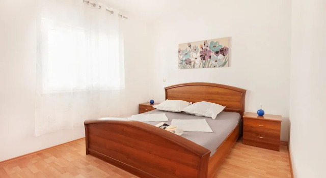 Apartments Tomic, Book Lejlighed Hoteller i Split Region med parkering, Parkering