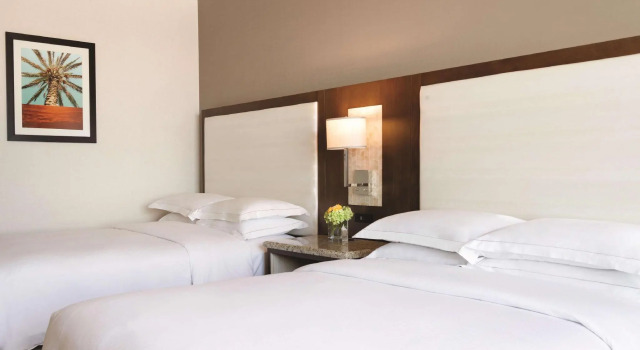 Четырёхместный номер Standard Hilton Los Angeles/San Gabriel