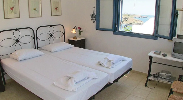 Amazing Home in Ampela, Syros With 6 Bedrooms and Outdoor Swimming Pool