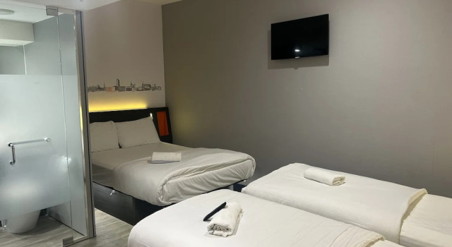 Четырёхместный семейный номер Standard easyHotel Sheffield