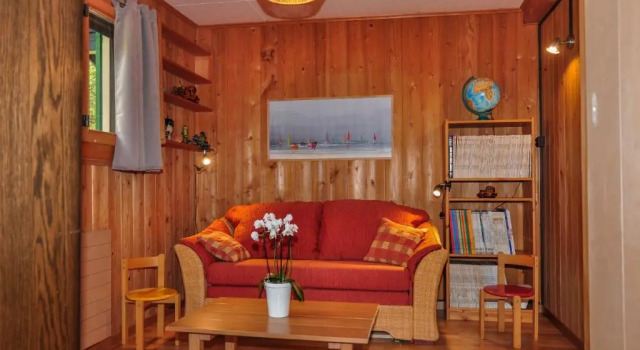 Chalet en pleine nature avec Spa, Забронировать Шале Виллы Невшателя, Вилла