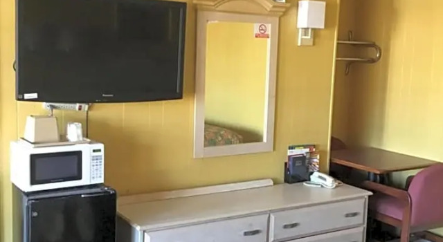 Четырёхместный номер Standard Budget Inn