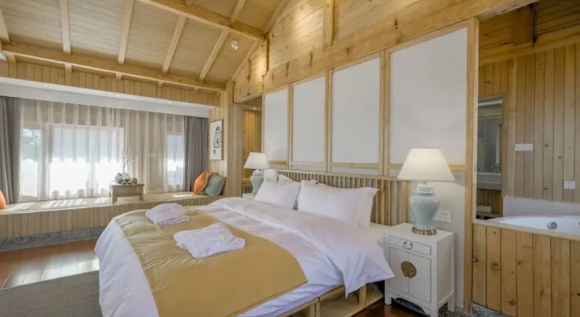 Люкс Floral Hotel Lijiang Huazizai