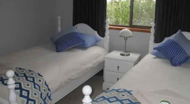 Семейный номер Standard с 3 комнатами с балконом и с видом на озеро Harbour Lights Holiday Units