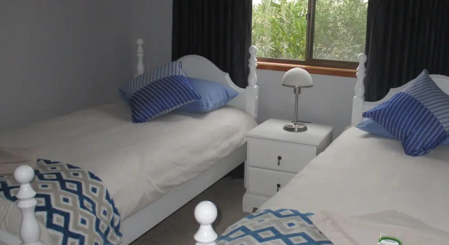 Семейный номер Standard с 3 комнатами с балконом и с видом на озеро Harbour Lights Holiday Units