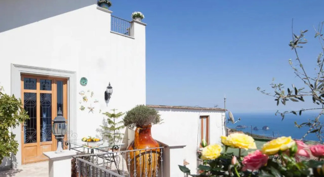 Студия Villa Li Galli
