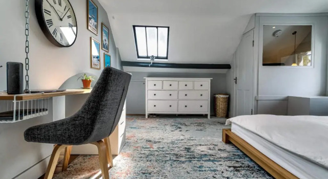 Spacious and elegant Oxford House, Забронировать Отель Отели Котсуолда с парковкой, Парковка