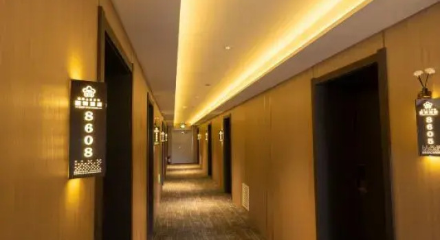 Xingte Hotel, Prenota Hotel Hotel a Yanbian con parcheggio, Parcheggio