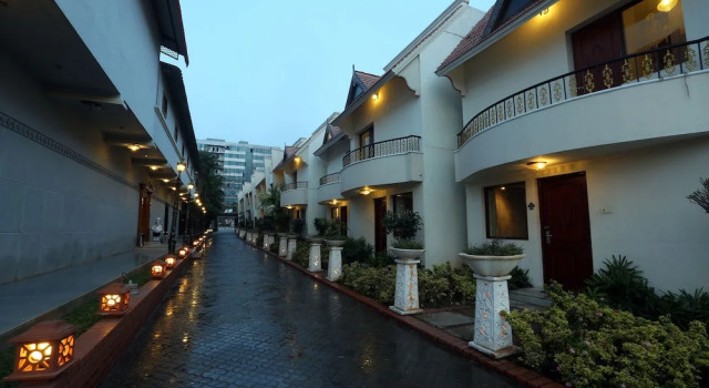 ILARA Hotel And Spa, Забронировать Курортный отель Отели штата Тамилнада с бассейном, Бассейн