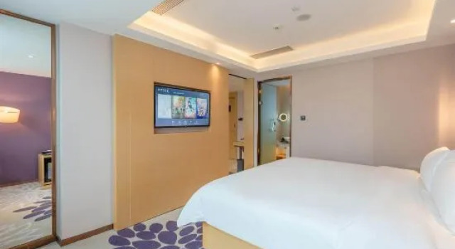 Семейный номер Deluxe LAVANDE HOTELS SHENZHEN NORTH STATION LONGHUA FOXCONN HEADQUARTERS