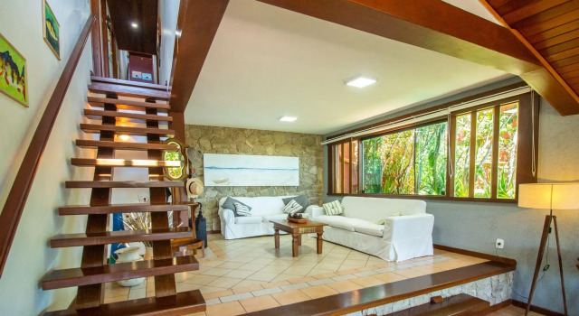 Casa Completa, Cinco Quartos, Piscina e Churrasqueira em Geribá, Búzios/RJ Por Luxury Rentals