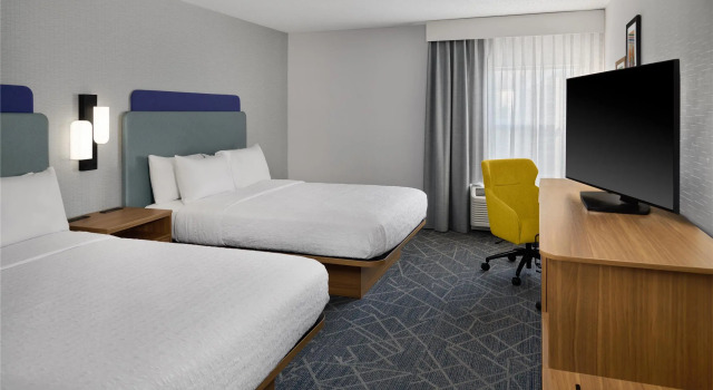 Четырёхместный номер Standard Hampton Inn & Suites Cleveland-Southeast-Streetsboro