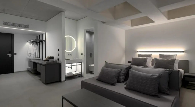 Двухместный номер Standard с балконом Essence Suites