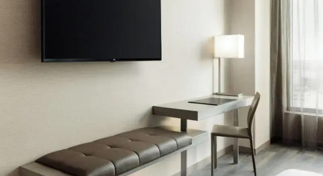 Четырёхместный номер Standard AC Hotel by Marriott Bethesda Downtown