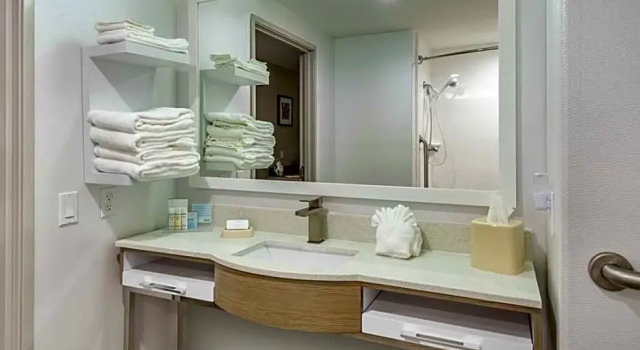 Четырёхместная студия Hampton Inn Brownwood