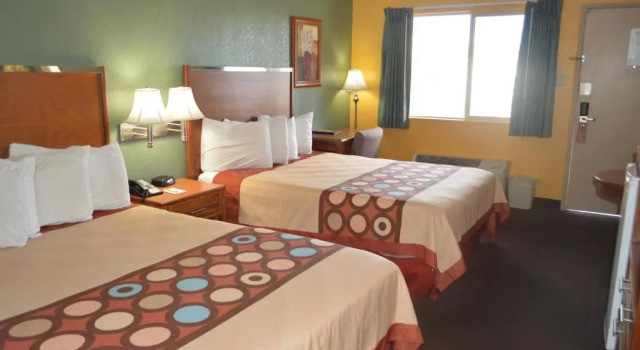 Четырёхместный номер Standard Super 8 by Wyndham St. George UT
