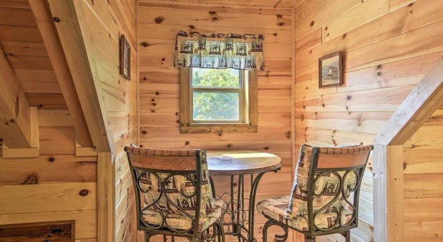 Maggie Valley Family Cabin w/ Porch & Fire Pit!