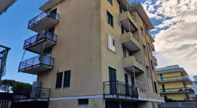 650 metri dal Mare - WiFi - Terrazzo - Piscina - A/C, Забронировать Отель Отели Ривьера-делле-Пальме с парковкой, Парковка