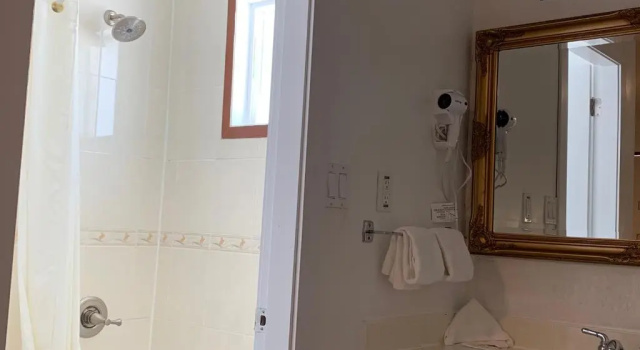 Четырёхместный номер Standard Evening Star Motel