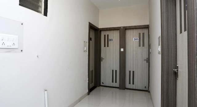 Oyo 27981 Hotel Visawa
